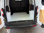Ford Transit Courier-8