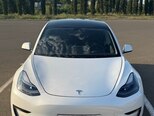 Tesla Model 3-1