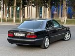 Mercedes E 240-2