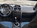 Renault Megane-11