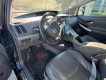 Toyota Prius-12