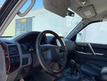 Mitsubishi Pajero-13
