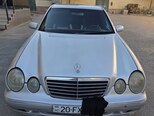 Mercedes E 220-1