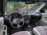 Nissan March-9