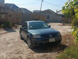 Volkswagen Passat-1