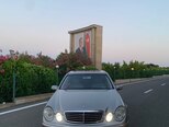 Mercedes E 240-1