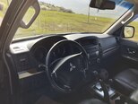 Mitsubishi Pajero-8