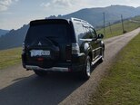 Mitsubishi Pajero-4