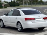 Hyundai Sonata-16