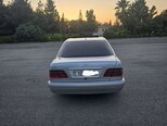 Mercedes E 240-3