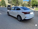 Hyundai Accent-6