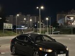 Hyundai Elantra-1