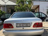 Mercedes E 290-2