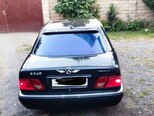 Mercedes E 240-5