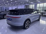 Nio ES8-5