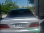 Mercedes E 240-2