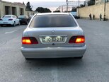 Mercedes E 200-2