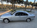 Mercedes E 200-11