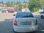 Hyundai Accent-2