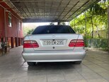 Mercedes E 240-4