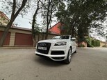 Audi Q7-12