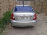 Hyundai Accent-2