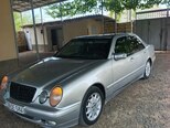 Mercedes E 220-1