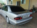 Mercedes E 220-2