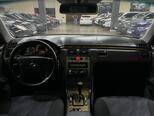 Mercedes E 270-10
