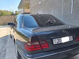 Mercedes E 320-3