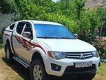 Mitsubishi L200-1