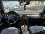 Mercedes E 240-4