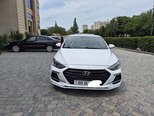 Hyundai Elantra-1