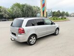 Opel Zafira-5