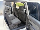 Opel Zafira-9