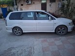 Mitsubishi Chariot-2