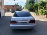 Mercedes E 230-5