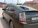 Toyota Prius-5