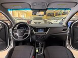 Hyundai Accent-12