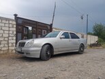 Mercedes E 230-4