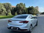 Hyundai Elantra-4