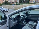 Hyundai Elantra-7