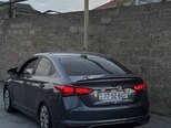 Hyundai Accent-4