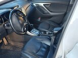 Hyundai Elantra-11