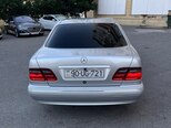 Mercedes E 240-3