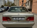 Mercedes E 230-8
