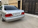 Mercedes E 240-2