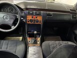 Mercedes E 230-3