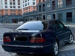 Mercedes E 270-10
