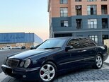 Mercedes E 270-3